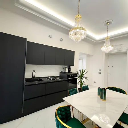 Ferdinando's Apartment Naples